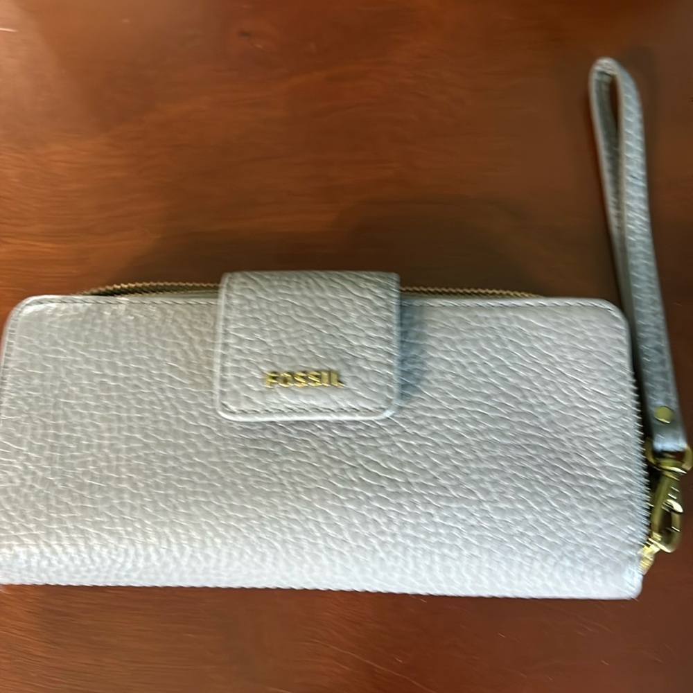Fossil wallet. Like new.